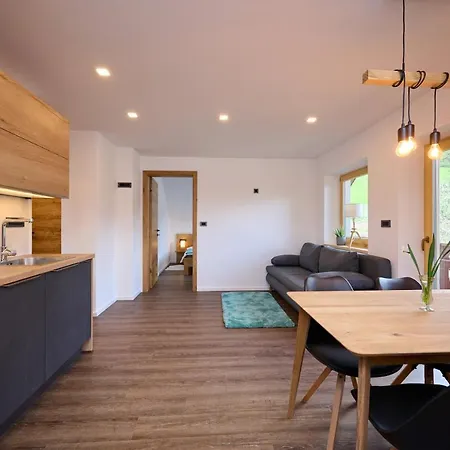 Apartma Domacija Metul *